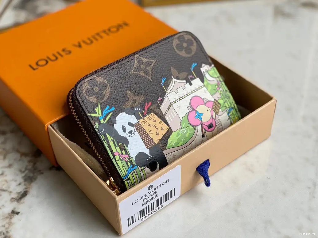 First bag ru LOUIS VUITTON COIN PURSE ZIPPY 0624